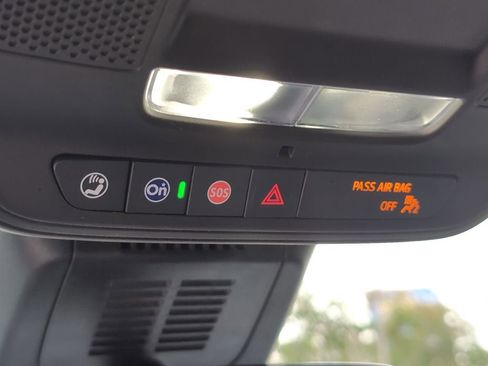Used 2025 Chevrolet Equinox LT FWD image 18