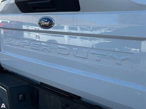 Used 2020 Ford F250 XLT w/ FX4 Off-Road Package image 13