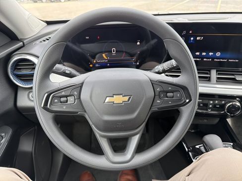 New 2026 Chevrolet Trax LT image 13