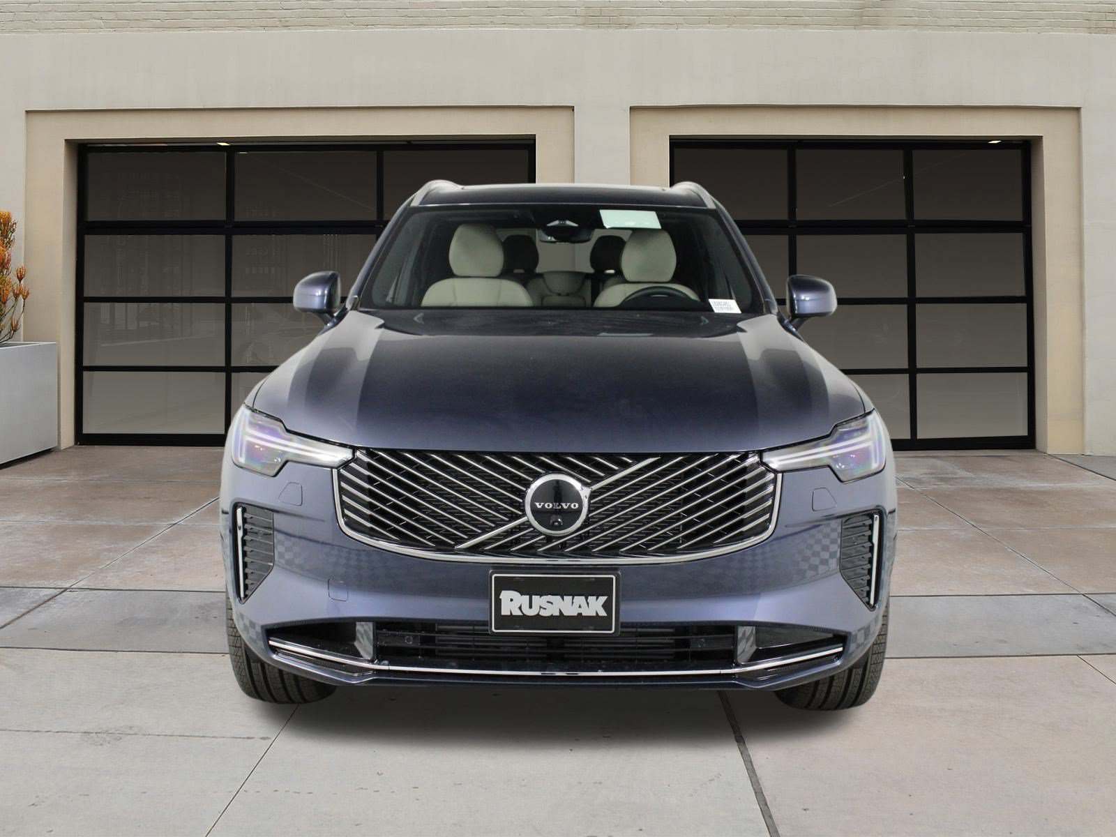 New 2026 Volvo XC90 T8 Plus w/ Protection Package Premier AWD/4WD image 2