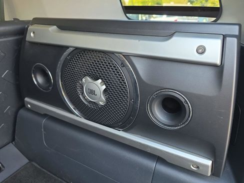 Used 2014 Toyota FJ Cruiser 4WD image 29