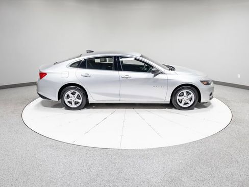 Used 2018 Chevrolet Malibu LS image 26
