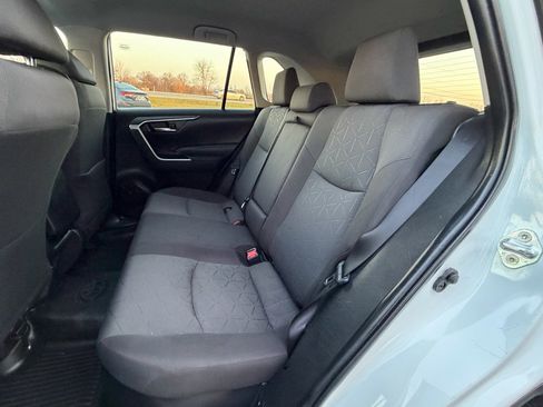 Used 2022 Toyota RAV4 XLE image 19