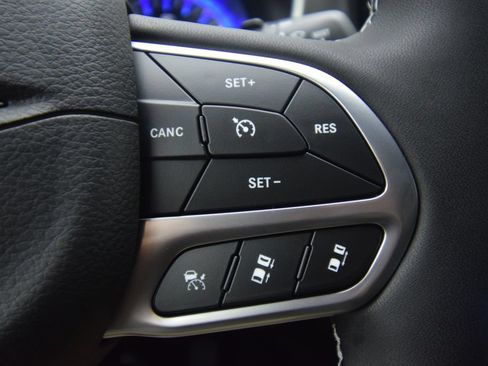 New 2027 Chrysler Pacifica Select AWD/4WD image 22