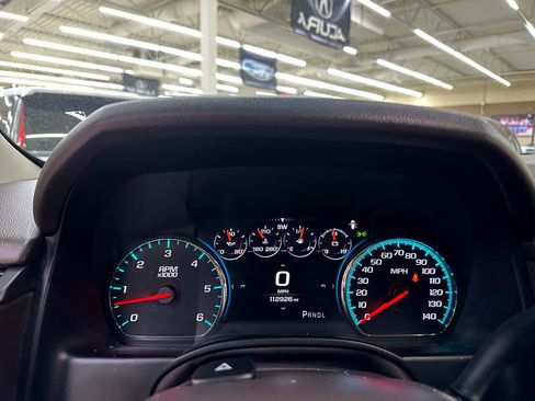 Used 2018 Chevrolet Suburban Premier image 27
