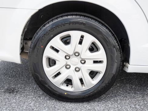 Used 2018 Dodge Grand Caravan SE w/ UConnect Hands-Free Group FWD image 14