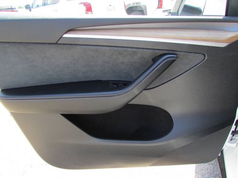 Used 2023 Tesla Model Y Long Range AWD/4WD image 15