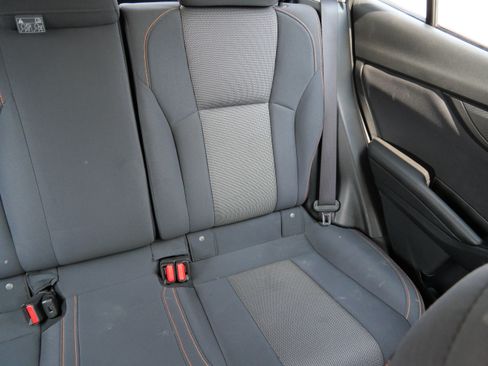 Used 2019 Subaru Crosstrek 2.0i Premium AWD/4WD image 14