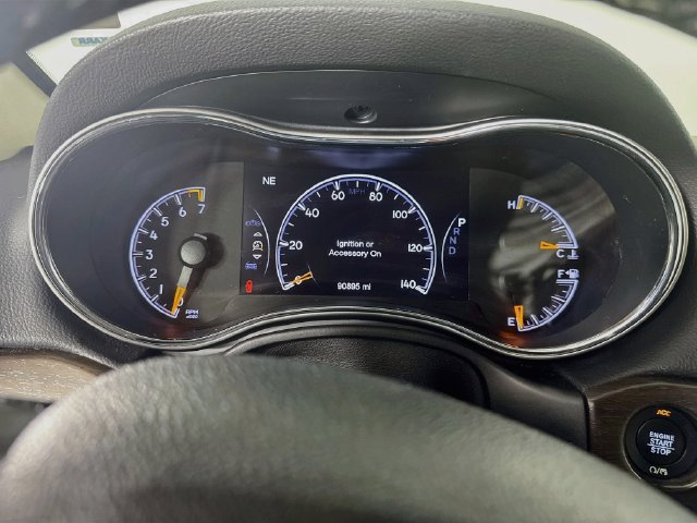 Used 2018 Jeep Grand Cherokee Laredo AWD/4WD image 15