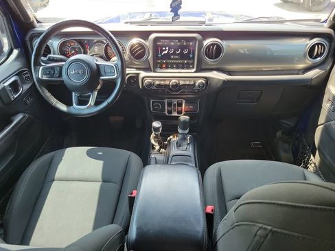Used 2018 Jeep Wrangler Unlimited Sahara AWD/4WD image 10