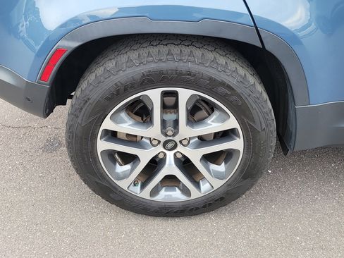 Used 2020 Land Rover Defender 110 SE image 40