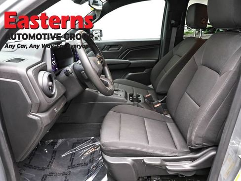 Used 2024 Chevrolet Colorado W/T RWD image 14