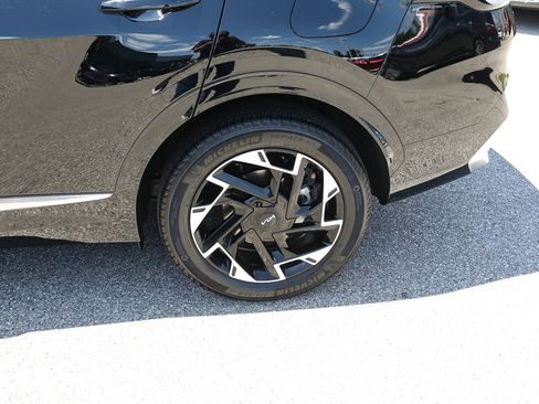 Certified 2024 Kia Sportage SX AWD/4WD image 4