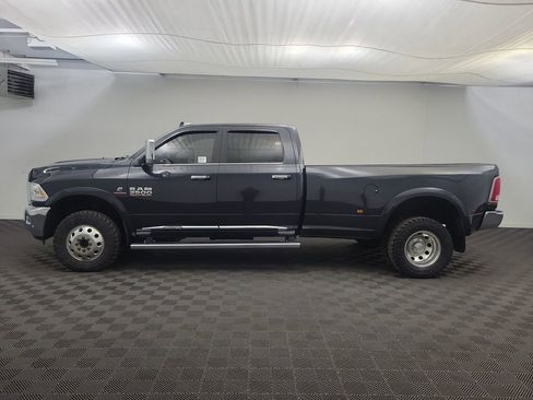 Used 2017 RAM 3500 Laramie Longhorn image 2