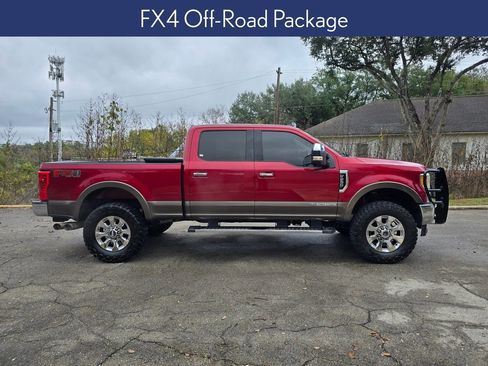Used 2017 Ford F250 Lariat w/ Chrome Package image 11