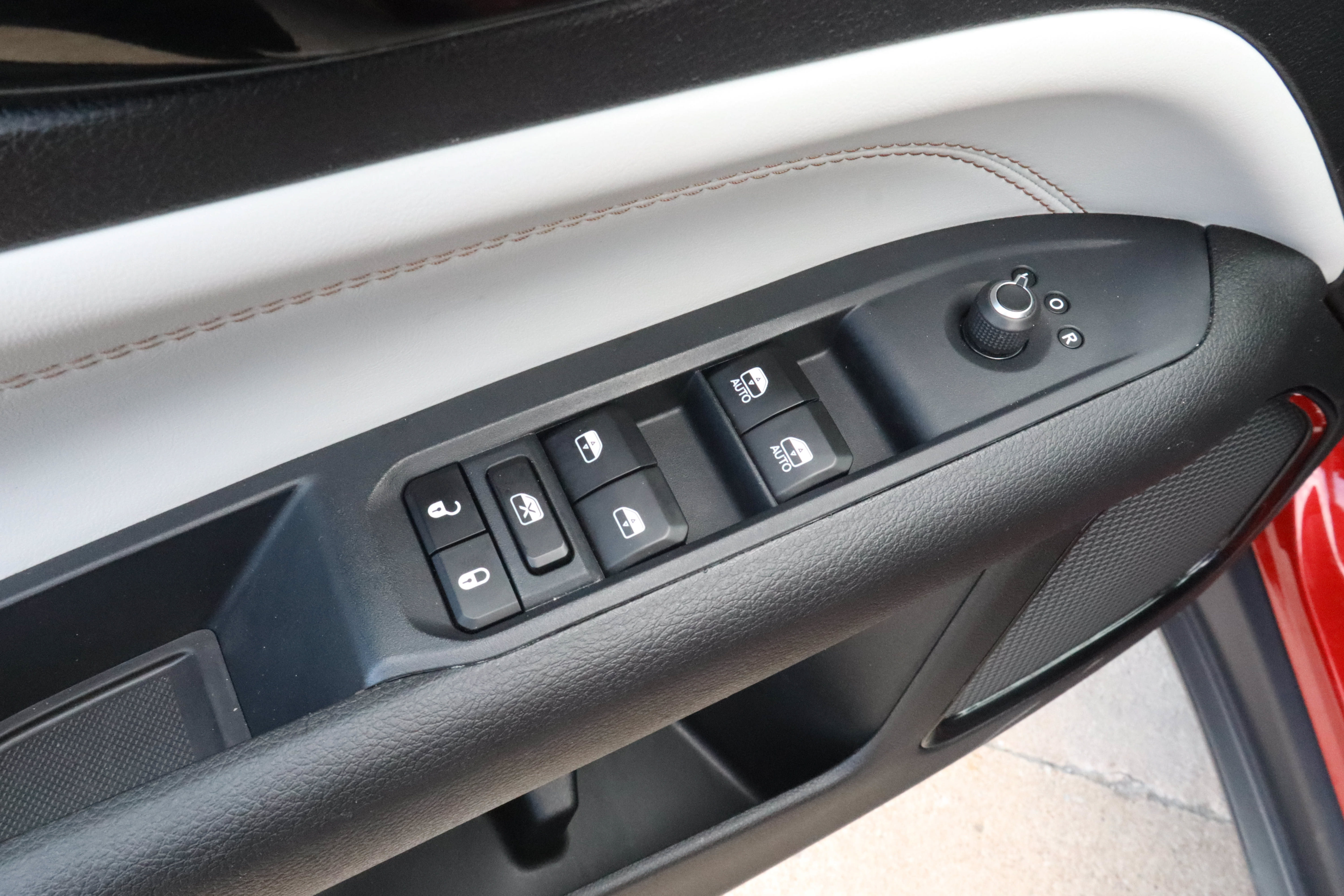 Used 2025 Jeep Compass Limited AWD/4WD image 15
