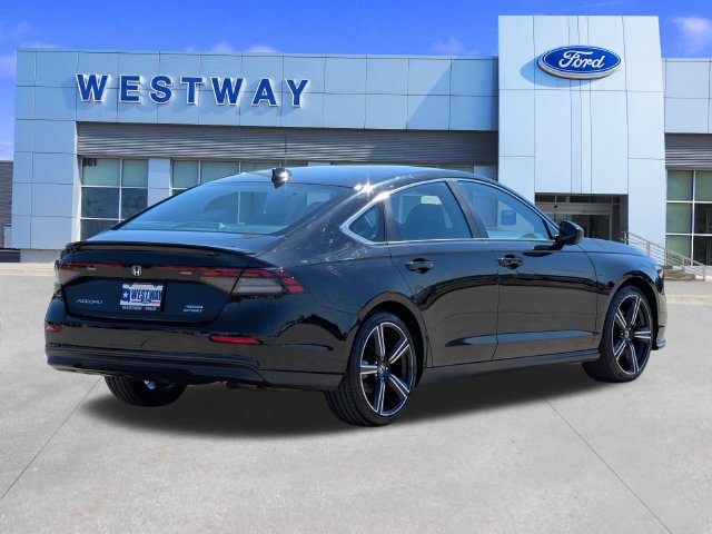Used 2023 Honda Accord Sport image 3