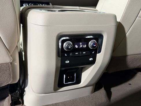 Used 2023 GMC Yukon Denali RWD image 39