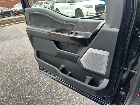 Used 2023 Ford F150 Lightning Platinum image 19