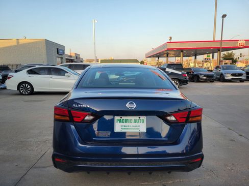 Used 2022 Nissan Altima 2.5 S FWD image 6