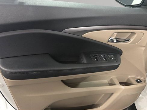 Used 2021 Honda Pilot EX image 23