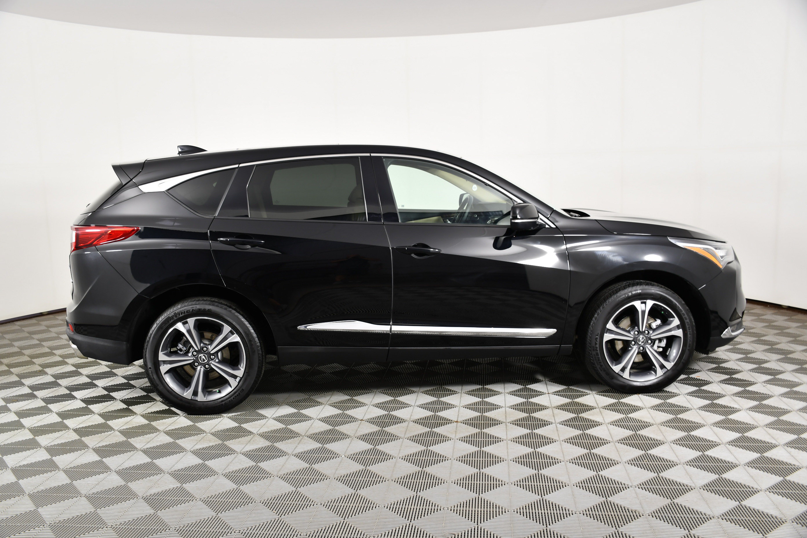 Certified 2024 Acura RDX w/ Advance Package AWD/4WD image 5