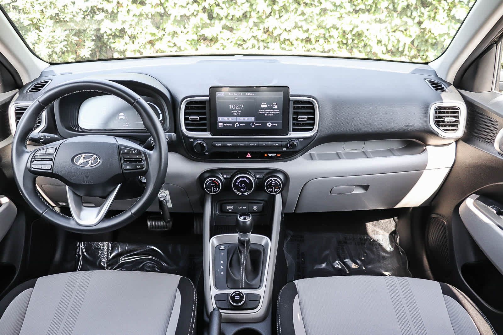 Used 2023 Hyundai Venue SEL w/ Cargo Package FWD image 13