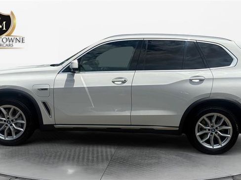 Used 2022 BMW X5 xDrive45e w/ Climate Comfort Package AWD/4WD image 2