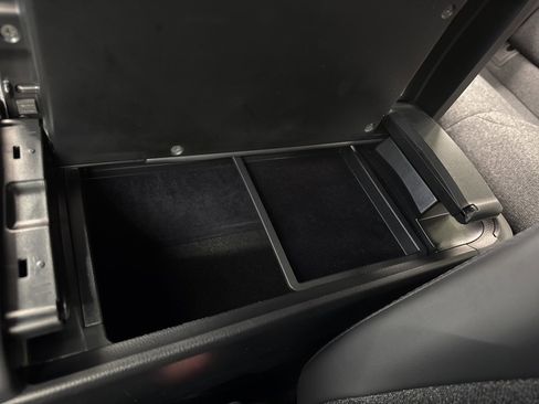 Used 2023 Toyota Crown XLE image 31