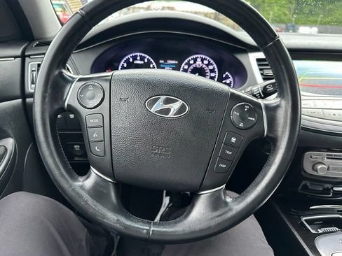 Used 2013 Hyundai Genesis 3.8 w/ Technology Pkg RWD image 17