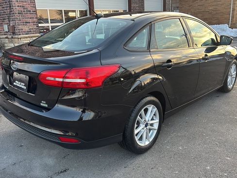 Used 2017 Ford Focus SE image 12