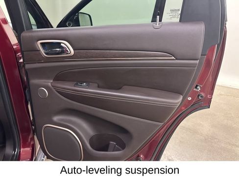 Used 2017 Jeep Grand Cherokee Summit AWD/4WD image 24