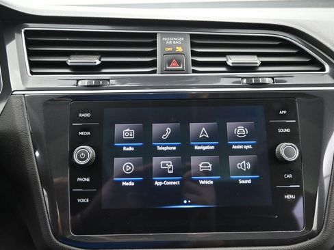 Used 2022 Volkswagen Tiguan SE R-Line FWD image 19