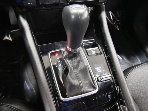 Used 2023 Jeep Compass Limited image 26