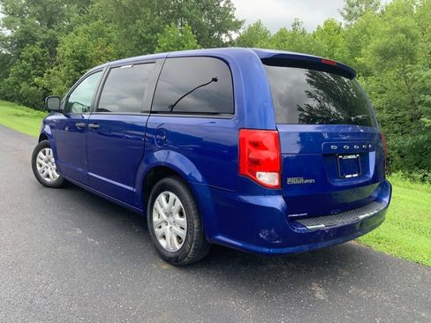 Used 2019 Dodge Grand Caravan SE w/ UConnect Hands-Free Group FWD image 10