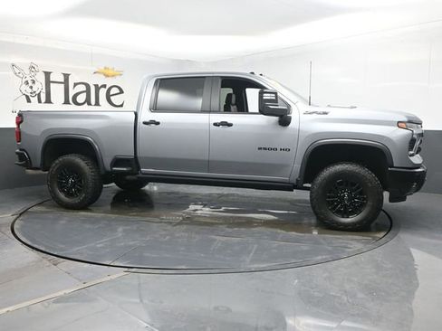 Used 2024 Chevrolet Silverado 2500 ZR2 w/ Technology Package AWD/4WD image 1