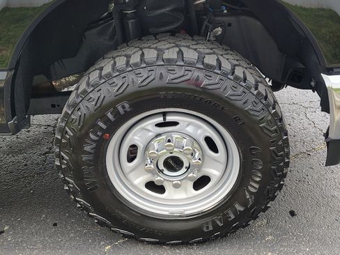 Used 2026 Ford F250 XL w/ XL Off-Road Package AWD/4WD image 9