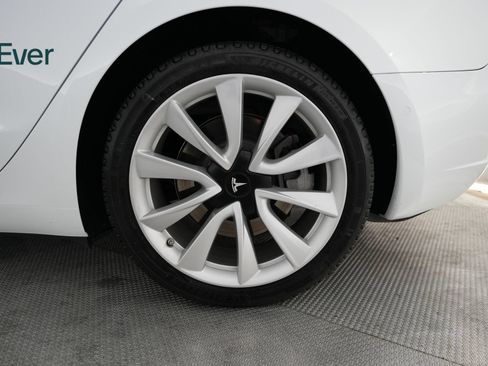 Used 2020 Tesla Model 3 Standard Range RWD image 9
