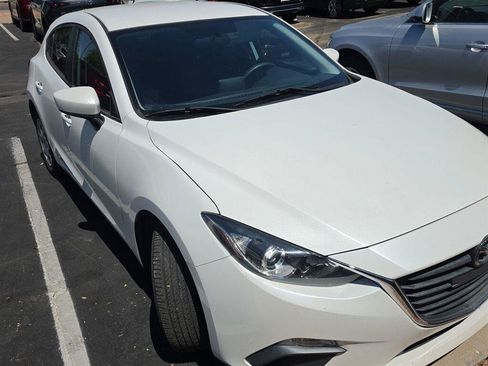 Used 2016 MAZDA MAZDA3 i Sport FWD image 2