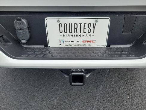 New 2026 GMC Canyon Elevation w/ Convenience Package image 28