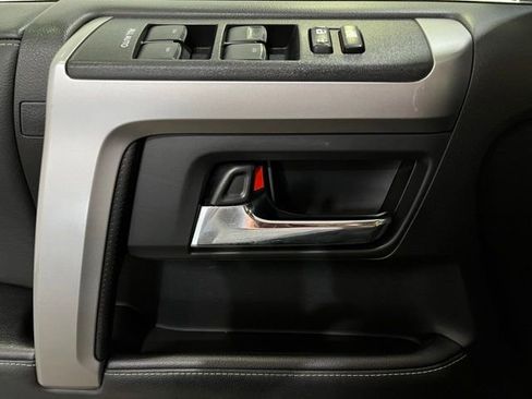 Certified 2022 Toyota 4Runner SR5 AWD/4WD image 13