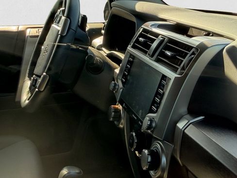 Used 2022 Toyota 4Runner SR5 Premium w/ Moonroof Package AWD/4WD image 7
