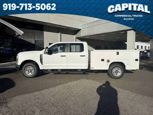 New 2026 Ford F250 XL w/ XL Chrome Package image 5