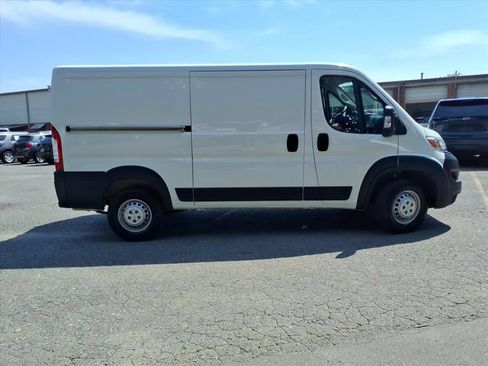 Used 2025 RAM ProMaster 2500 w/ Convenience Group FWD image 34