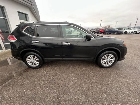 Used 2016 Nissan Rogue SV w/ SV Premium Package image 5