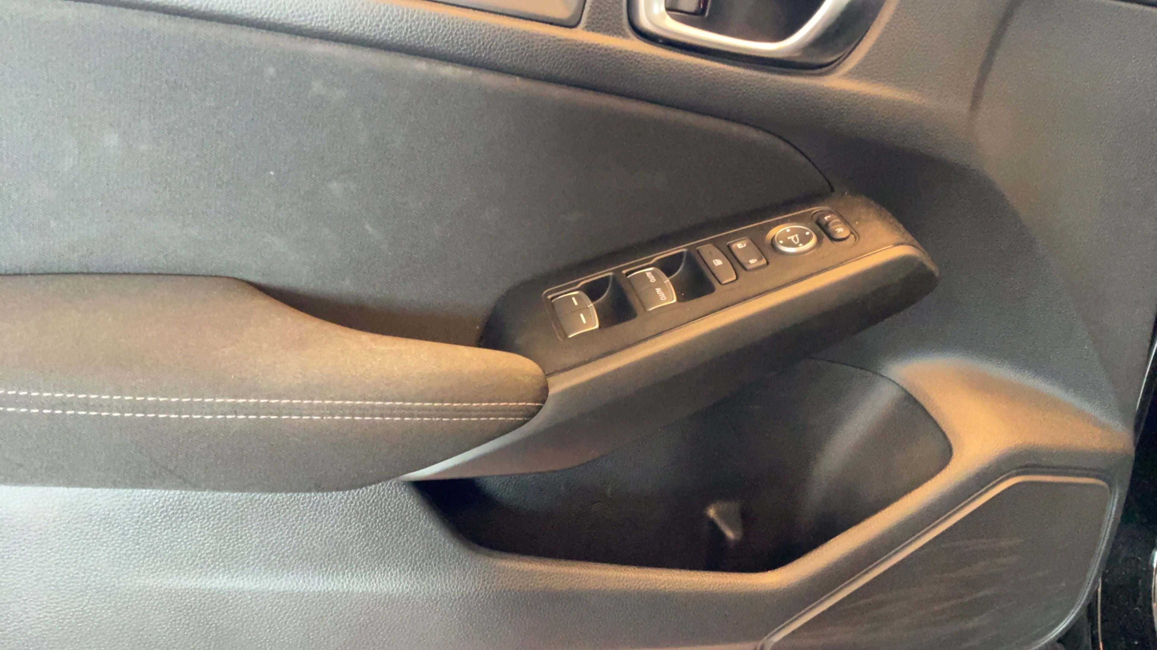 Used 2025 Honda Civic Sport image 29