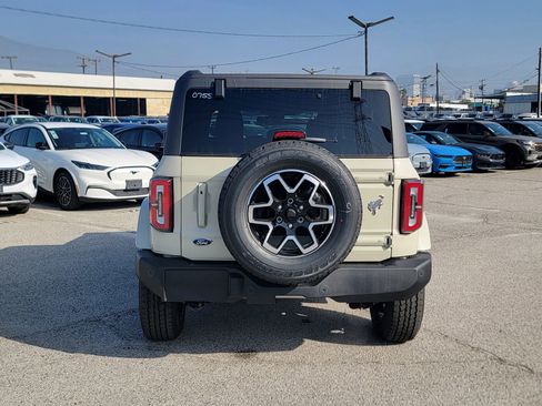 New 2025 Ford Bronco Outer Banks AWD/4WD image 5