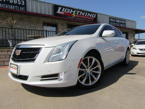 Used 2016 Cadillac XTS Premium FWD image 1