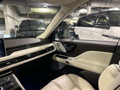 Certified 2024 Lincoln Aviator Black Label w/ Dynamic Handling Package image 24
