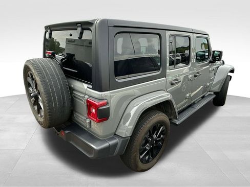 Used 2023 Jeep Wrangler Unlimited Sahara AWD/4WD image 2